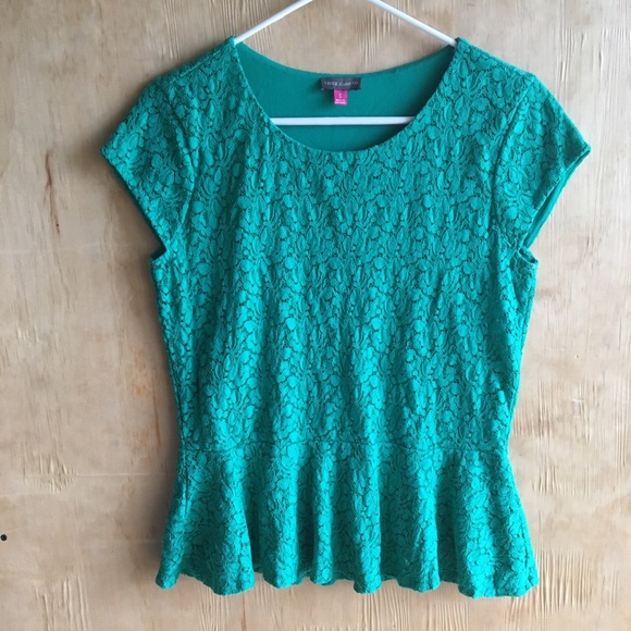 Vince Camuto Tops - Vince Camuto Green Lace Cap Sleeve Peplum Top